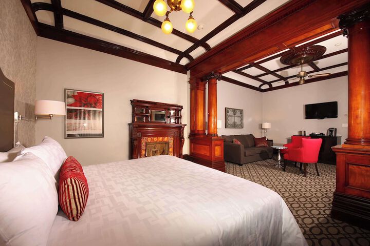 Room 26 of 75