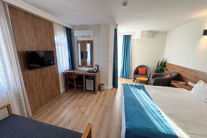 Room 8 of 30