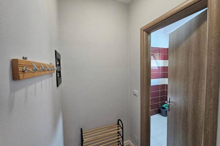 Room 82 of 131