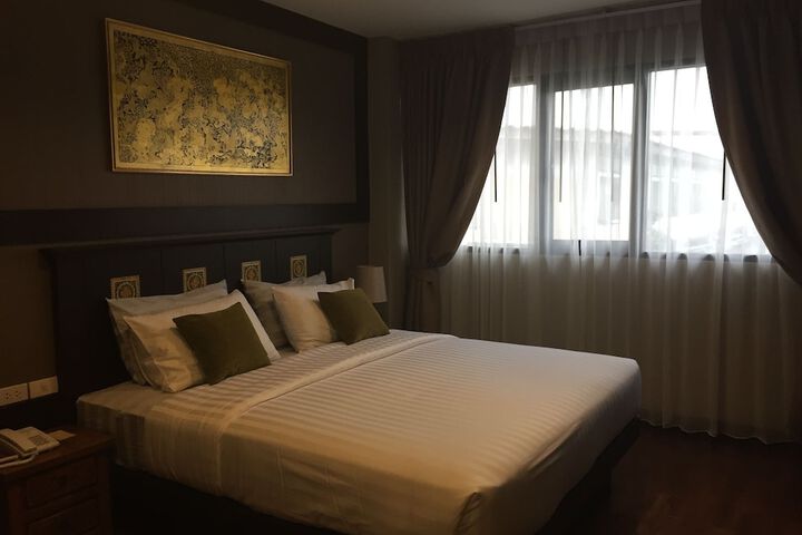 Room 13 of 49