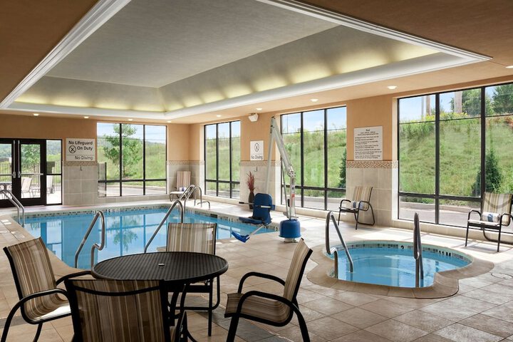 Hotel with Pool