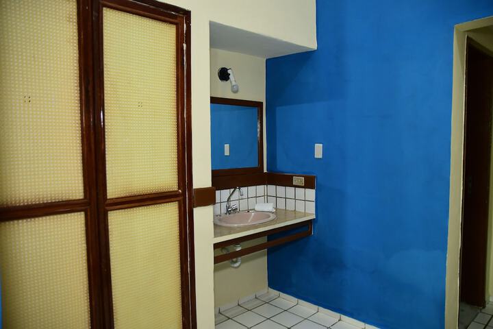 Room 16 of 82