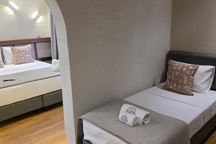 Room 30 of 83