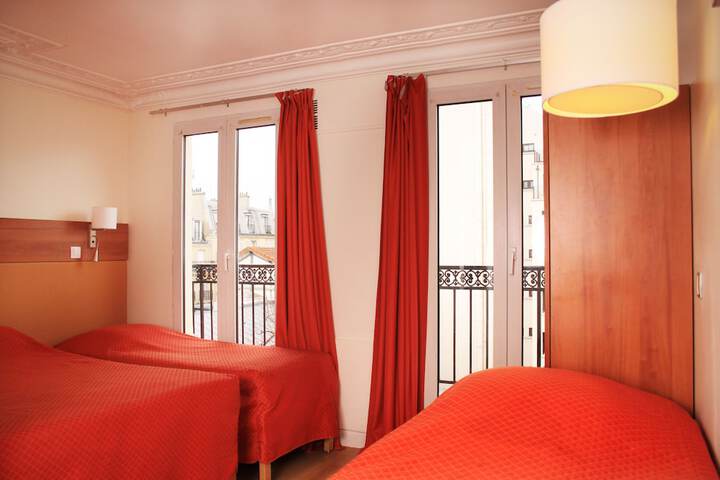 Room 4 of 48