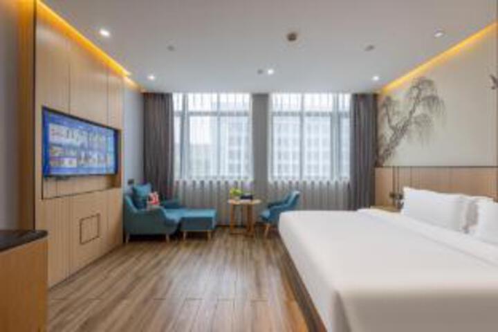 Room 5 of 6