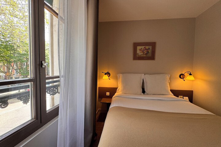 Room 9 of 39