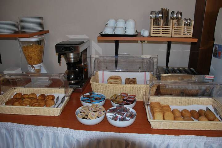 Breakfast/Coffee Service 26 of 36