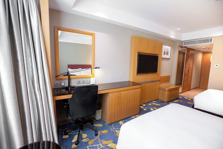 Room 18 of 84