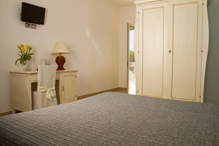 Room 22 of 65
