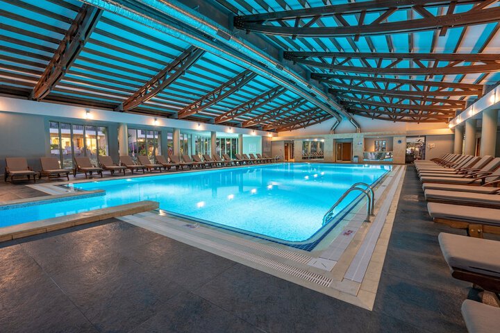 Pool 244 of 551