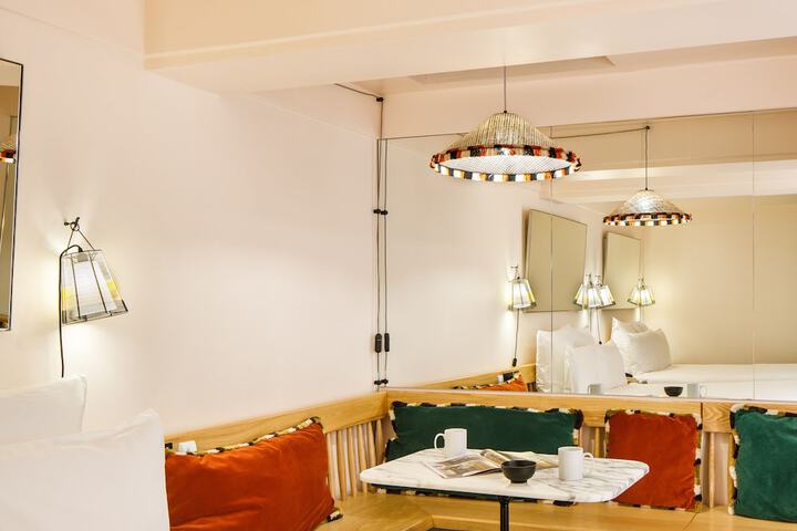 Room 6 of 24