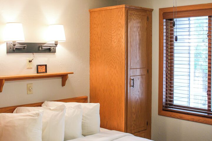 Room 5 of 27