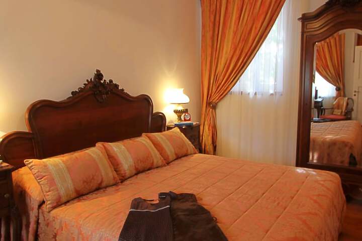 Room 10 of 79