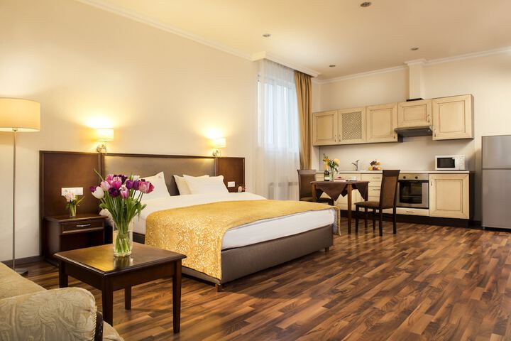Room 28 of 115