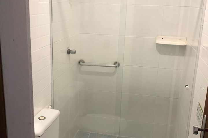 Room 3 of 94