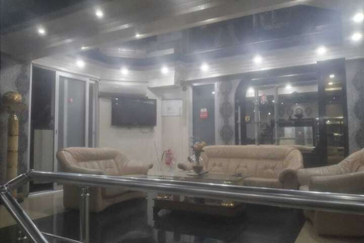 Room 11 of 15