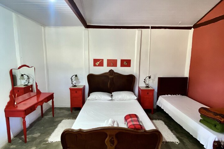 Room 9 of 50