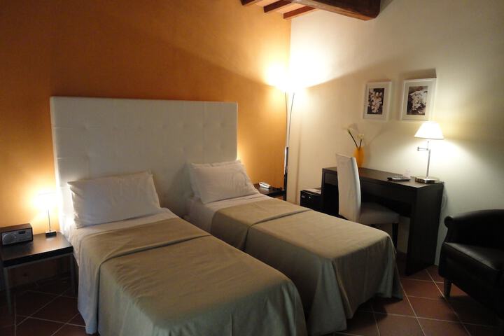 Room 7 of 63