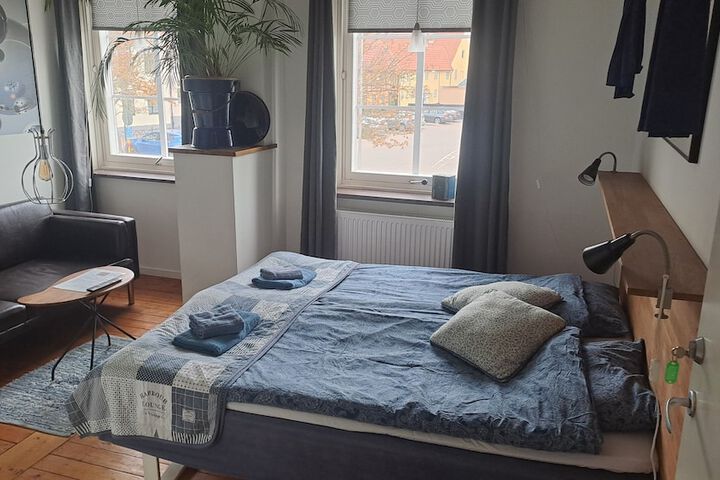 Room 27 of 104
