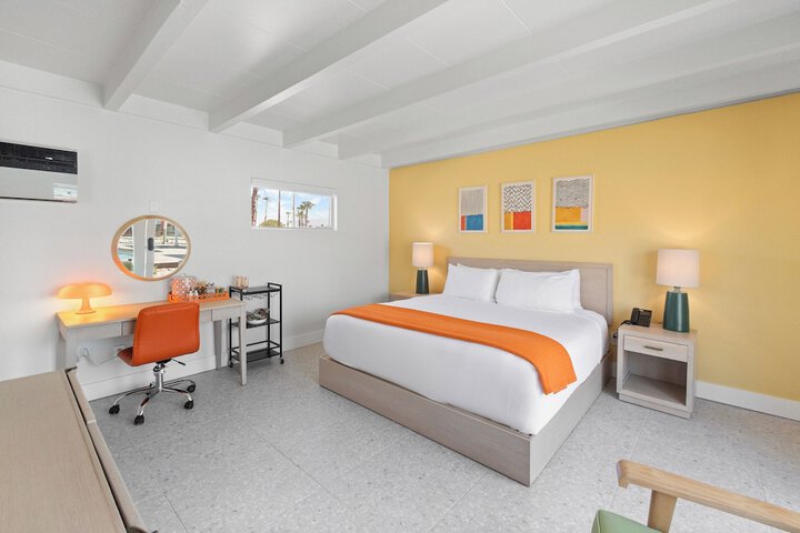 Room 20 of 87
