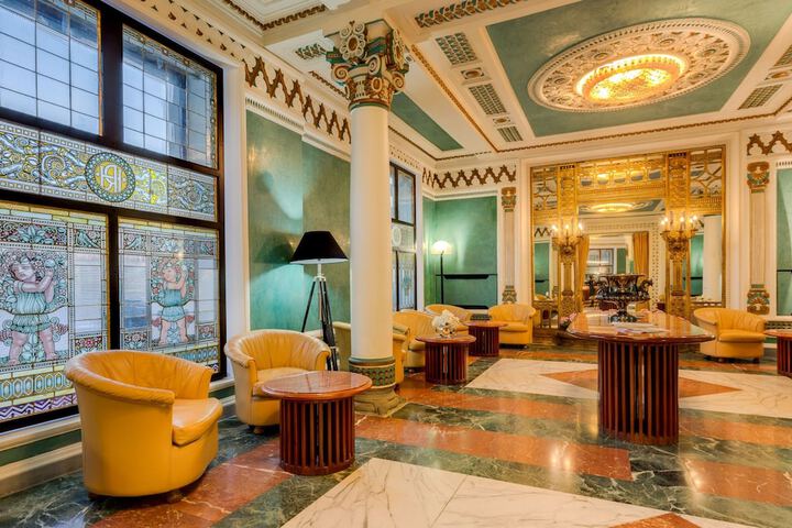 Guest Lobby