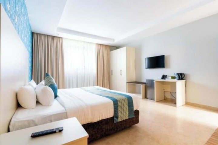 Image of BLOOMING SUITES