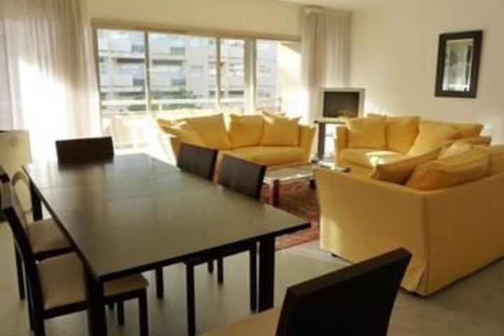 Room 15 of 22