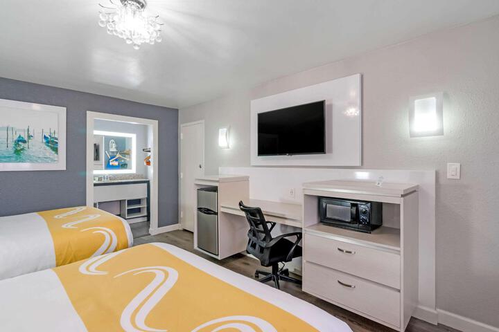 Double Accessible King Size Bed