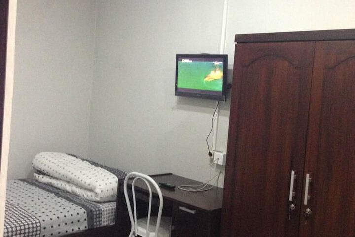 Room 6 of 45