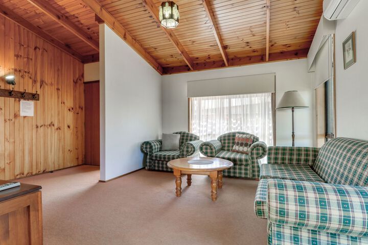 Room 15 of 19