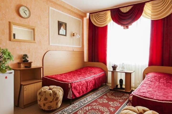 Room 5 of 13