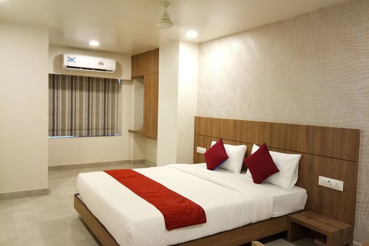 Room 8 of 25