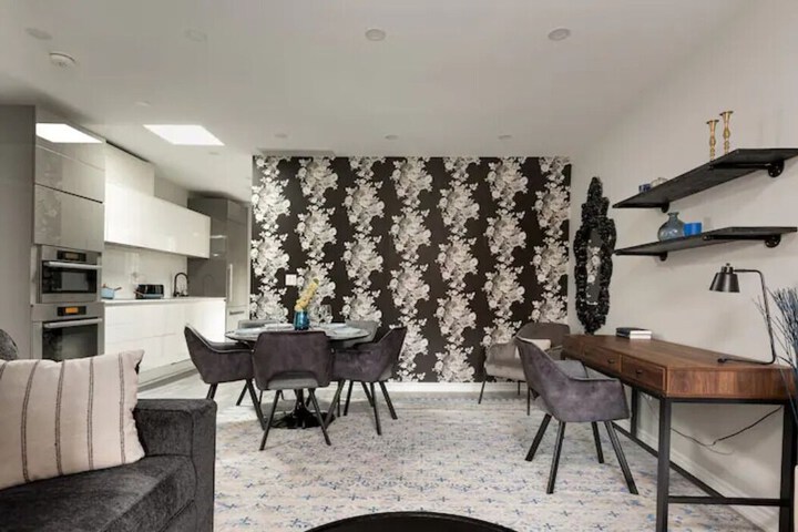 Room 14 of 20