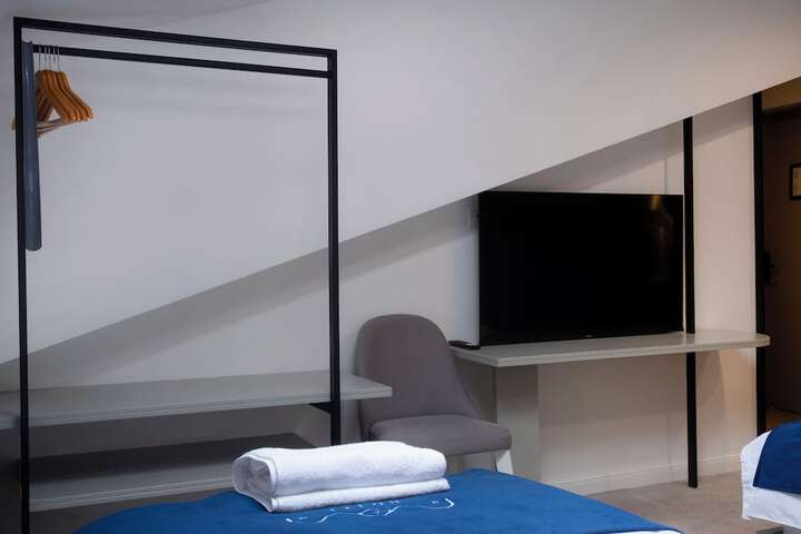 Room 4 of 55