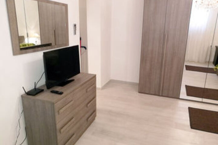 Room 65 of 98