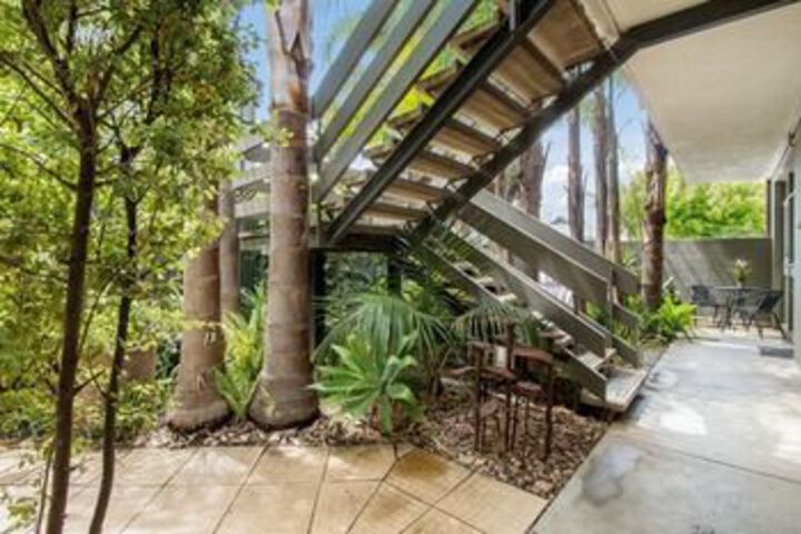 Hotel Exterior 8 of 31