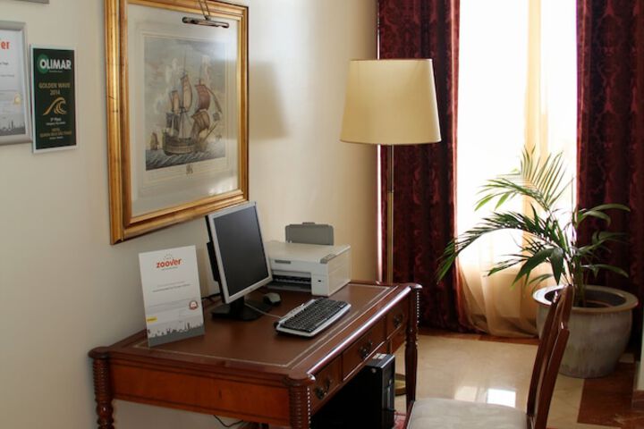 Guest Lobby