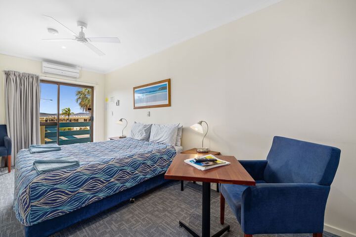 Room 10 of 24