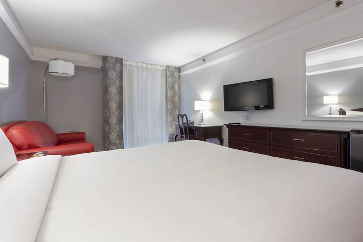 Room 42 of 132