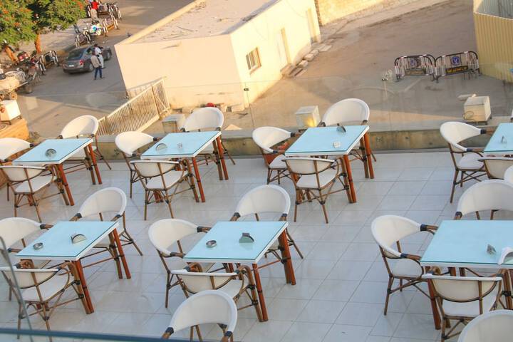 Dining 72 of 133