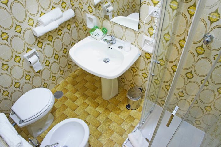 Room 5 of 71