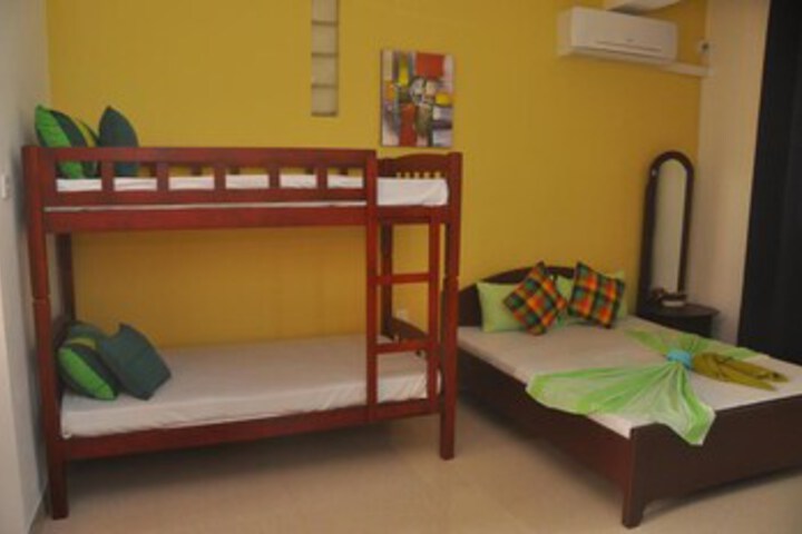 Room 9 of 18