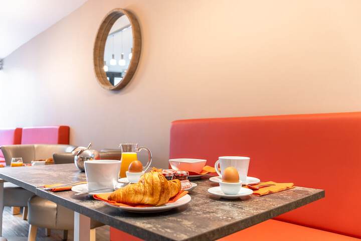 Breakfast/Coffee Service 30 of 40