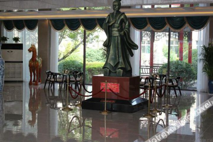 Hotel Interior 22 of 38