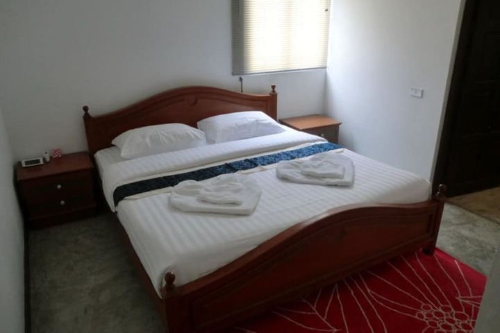 Room 14 of 36