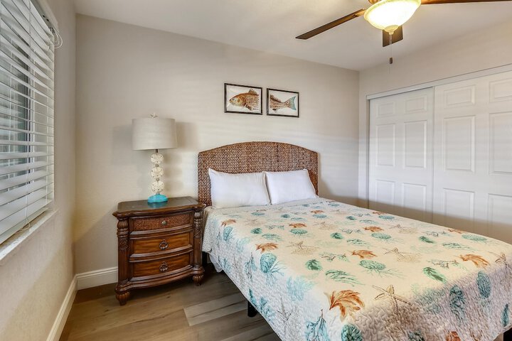 Room 2 of 35
