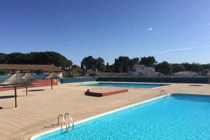 Pavillon indépendant pour 6 personnes dans une résidence sécurisée avec piscine