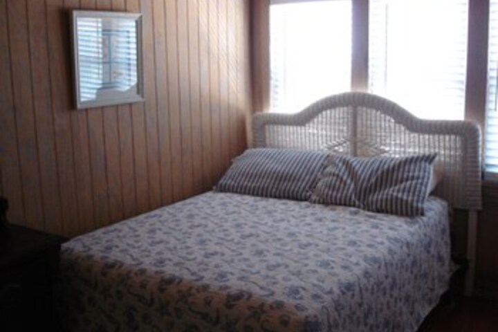Room 16 of 19