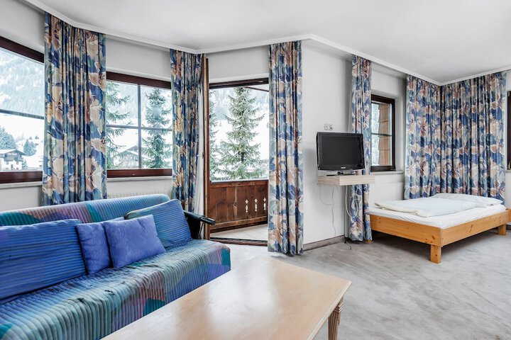 Room 5 of 26