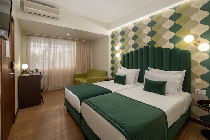 Room 3 of 97